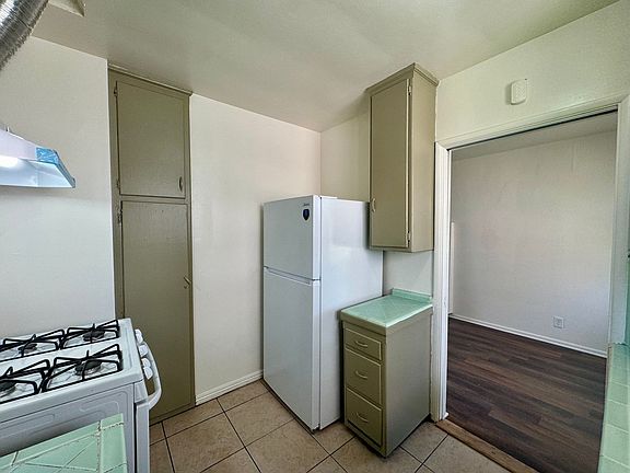 4th image of 516 E Lomita Ave APT 14