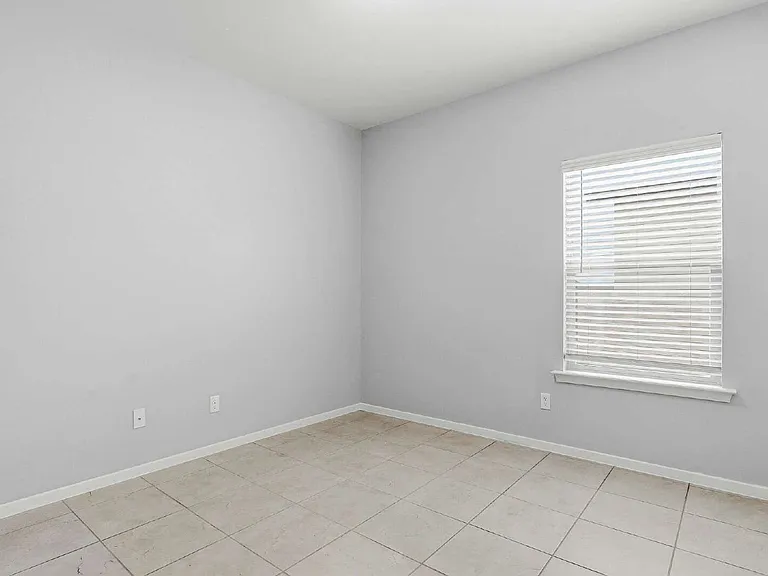 11500 Summer Dr #B — Photo 41