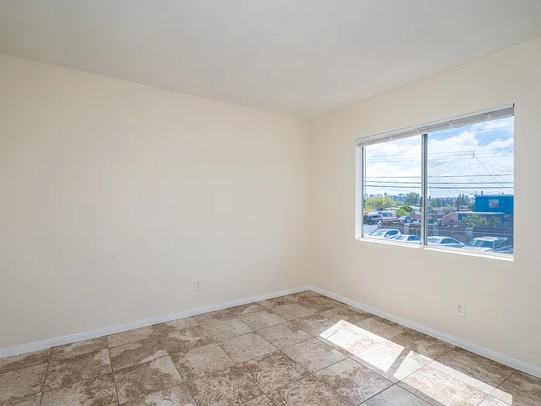 514 Grand Ave #D — Photo 12