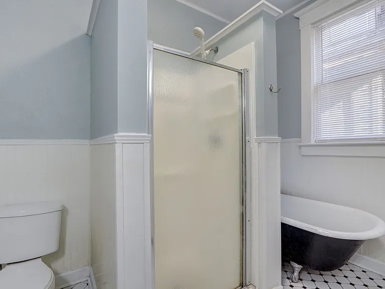 631 West 37th St — Photo 3