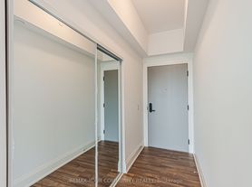 700 Sheppard Ave W