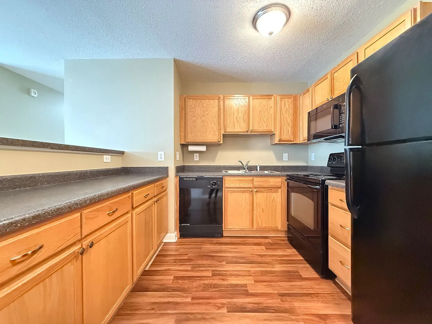1860 Crest Hollow 203 — Photo 2