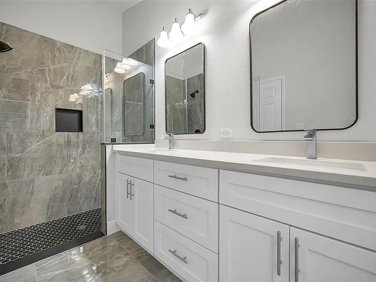 6240 Fairskies Dr — Photo 15