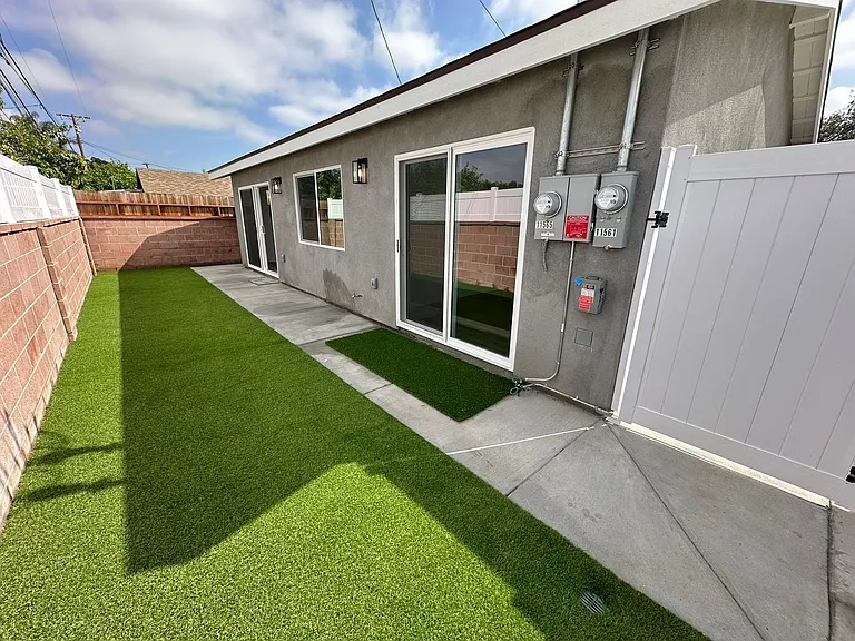 11565 Wasco Rd — Photo 13
