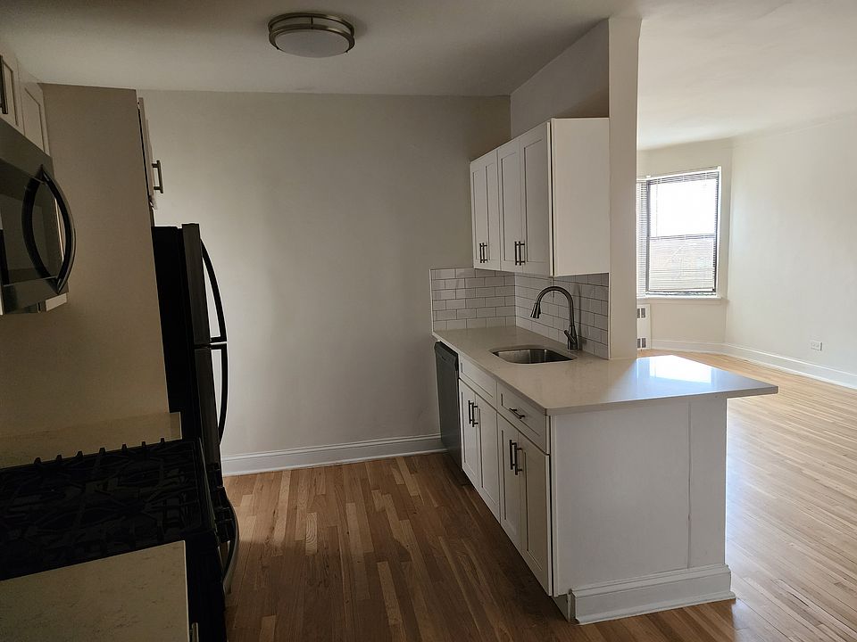 1st image of 141-30 Pershing Cres #5R