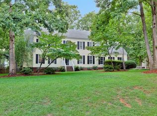 2520 Swanhurst Dr, Midlothian, VA 23113