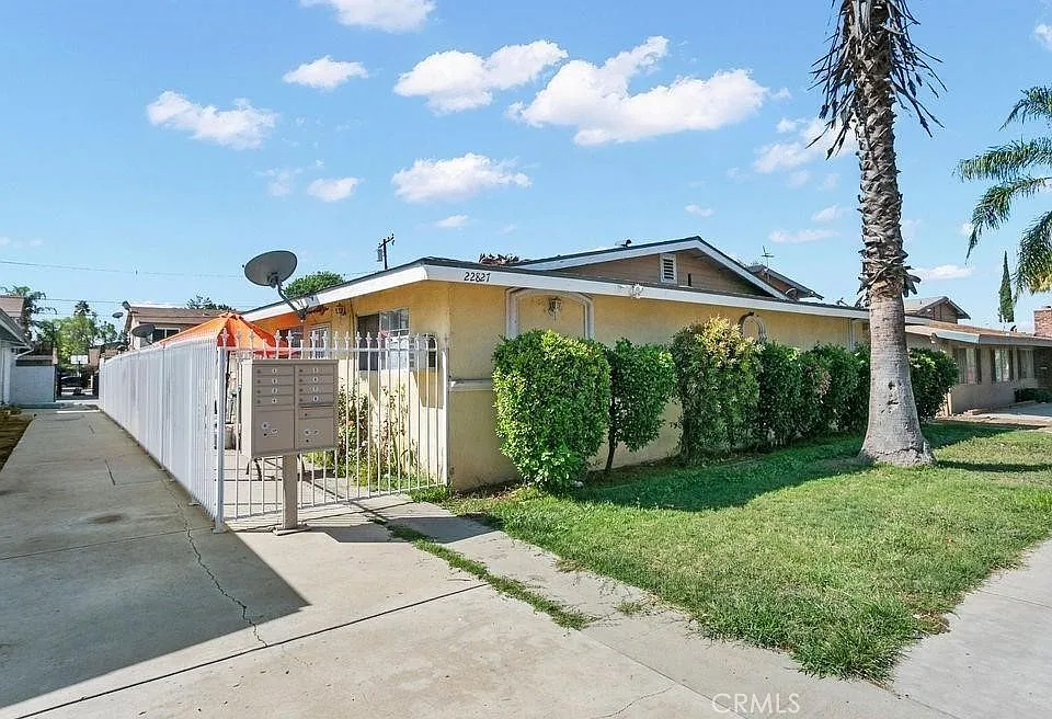 22827 Bay Ave