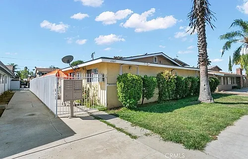 22827 Bay Ave Photo 1