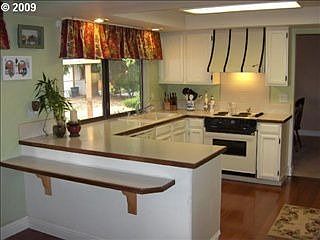 2nd image of 708 SE 132nd Ave
