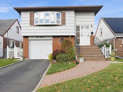 212 Lakeview Avenue, Malverne, NY, 11565