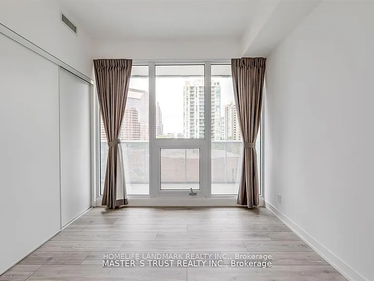 15 Holmes Ave #504 — Photo 6