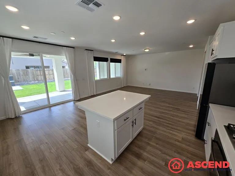 15811 Santa Clara Ct — Photo 5
