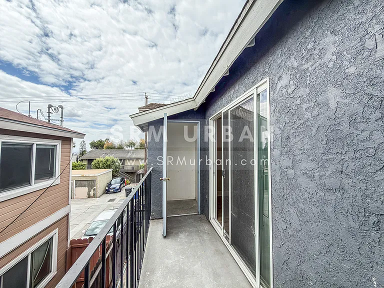 3041 C St #9 — Photo 11