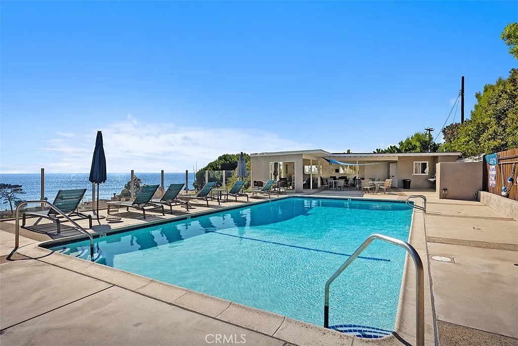 2 bed, 1000 sqft, $7,500 — Photo 4