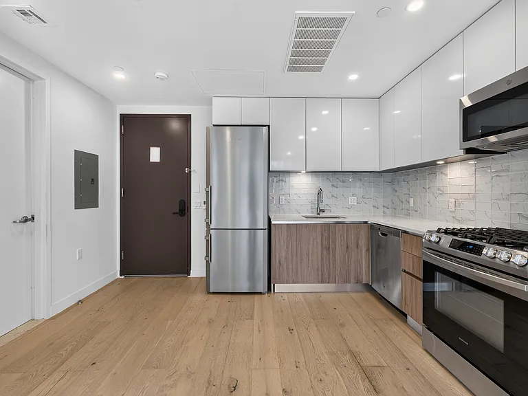 148-33 90th Ave #804 — Photo 9