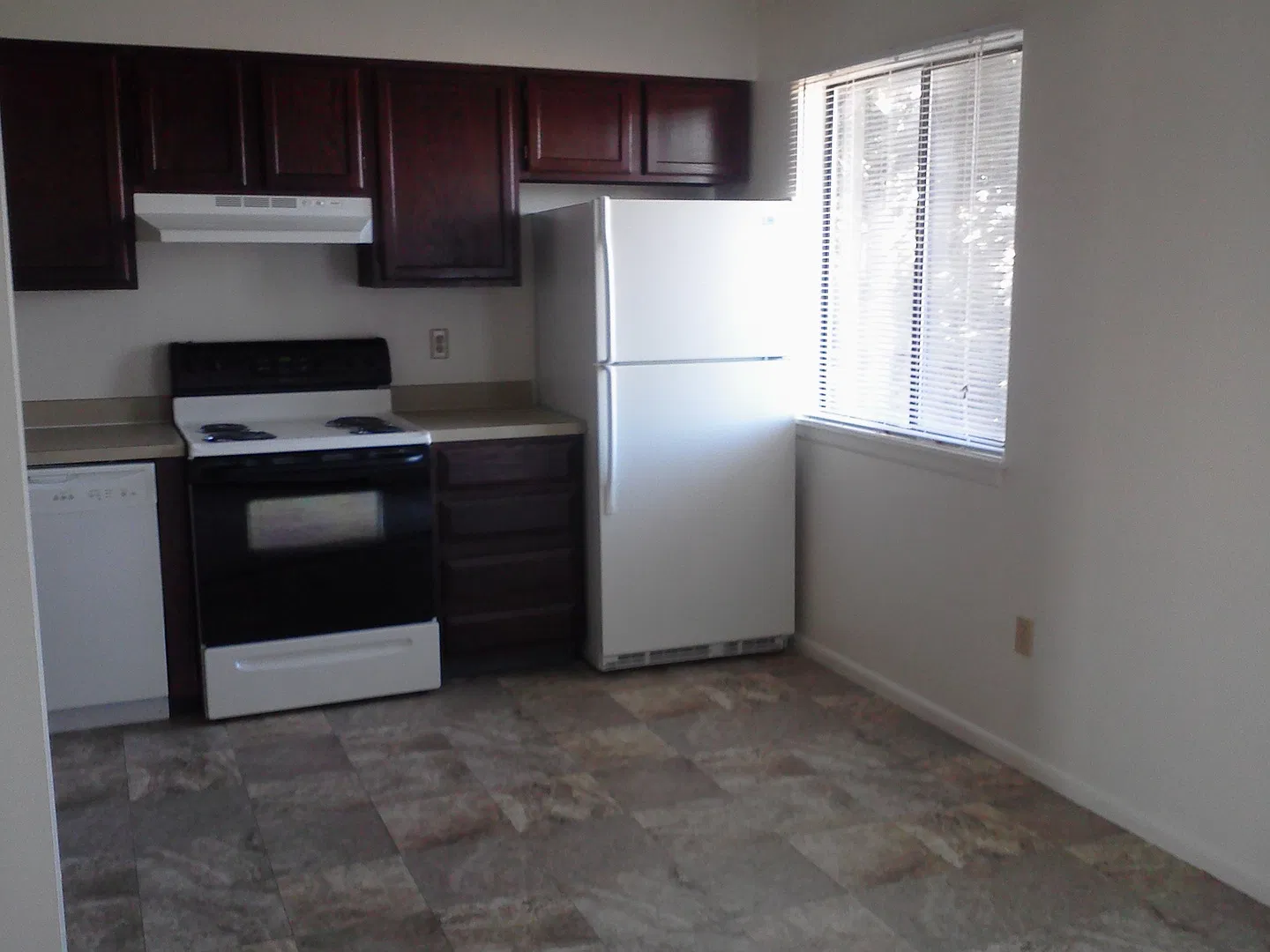 Regency Apartments 4715 — Photo 3