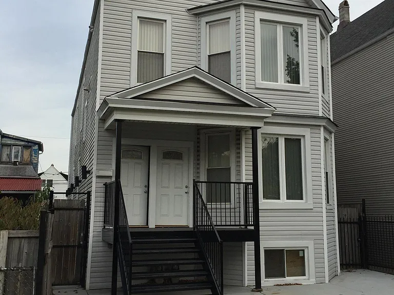 2035 N Avers Ave #2 — Photo 1