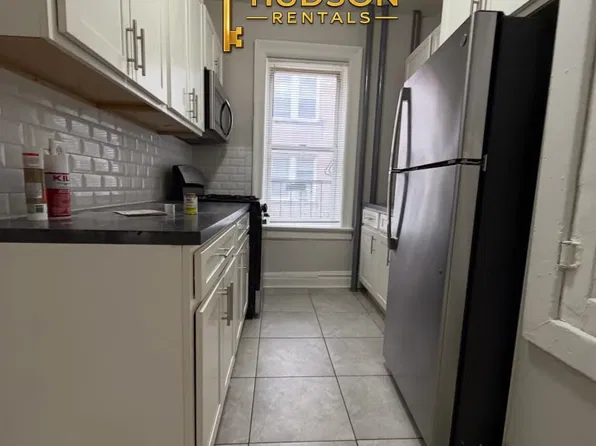 125-127 Corbin Ave #102, Jersey City, NJ 07306