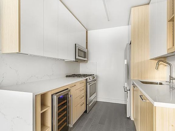 2nd image of 101 W End Ave #7Q