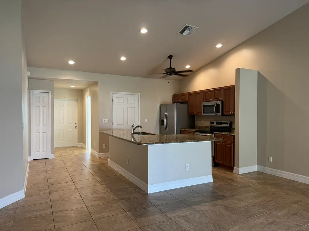 SW 1st Ave, Cape Coral — Photo 4