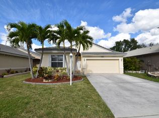 9921 Red Heart Ln, Fort Lauderdale, FL 33321