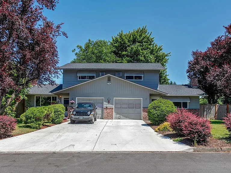 3425 Arrowhead St — Photo 4