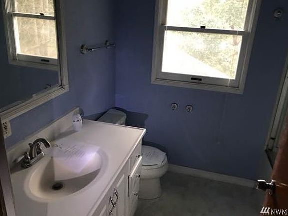 3rd image of 1728 106th Avenue Ct E