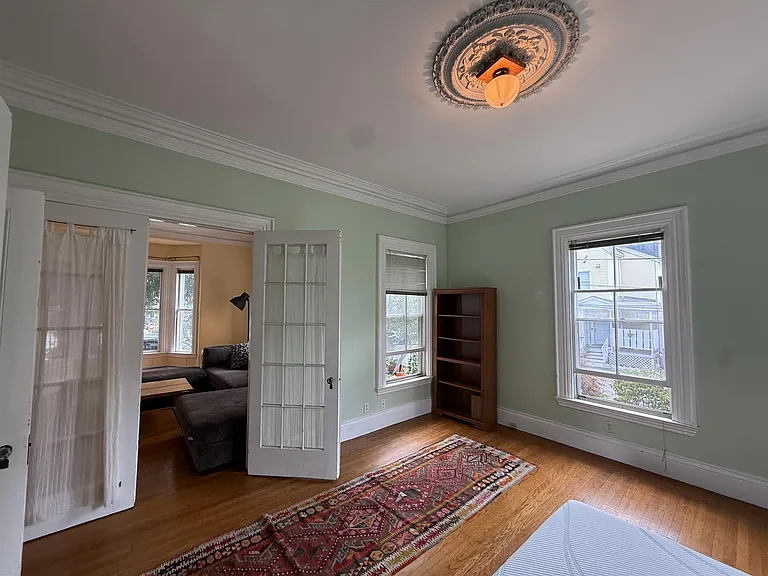 24 Warren Ave — Photo 2