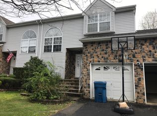 11 Mallard Ln, Marlboro, NJ 07746
