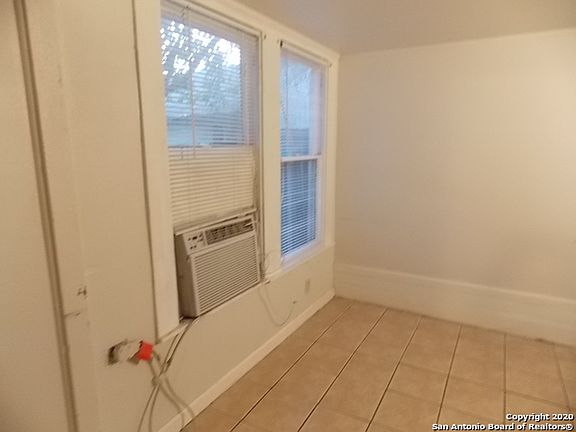 3rd image of 215 Carleton Ct APT 5