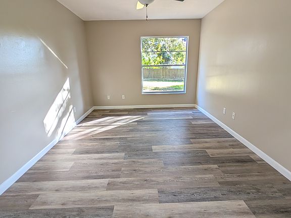 4th image of 11513 Valencia Dr #A