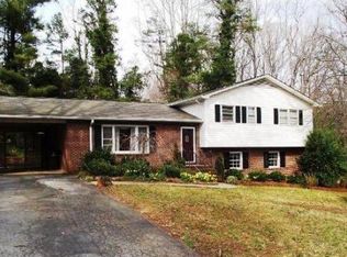 3815 Whitehaven Rd, Winston Salem, NC 27106