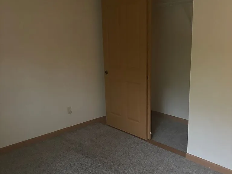 721 W Thorne St — Photo 13