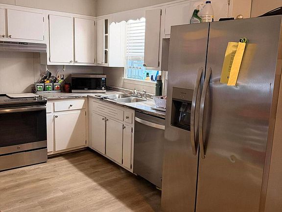 3rd image of 3265 Fairhaven Loop