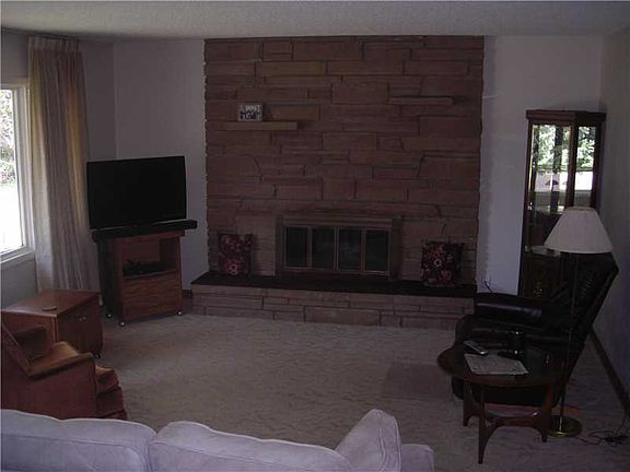 2nd image of 1959 Patricia Ln