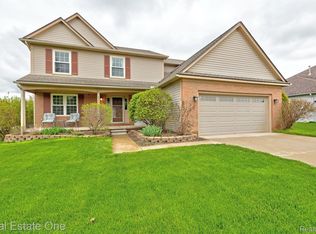 2324 Malena Ln, Oxford, MI 48371