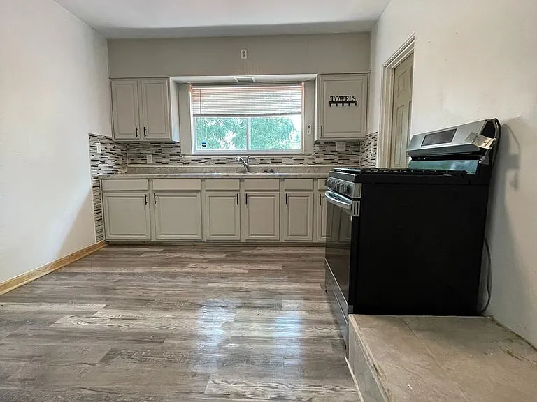 20806 Panama St — Photo 18
