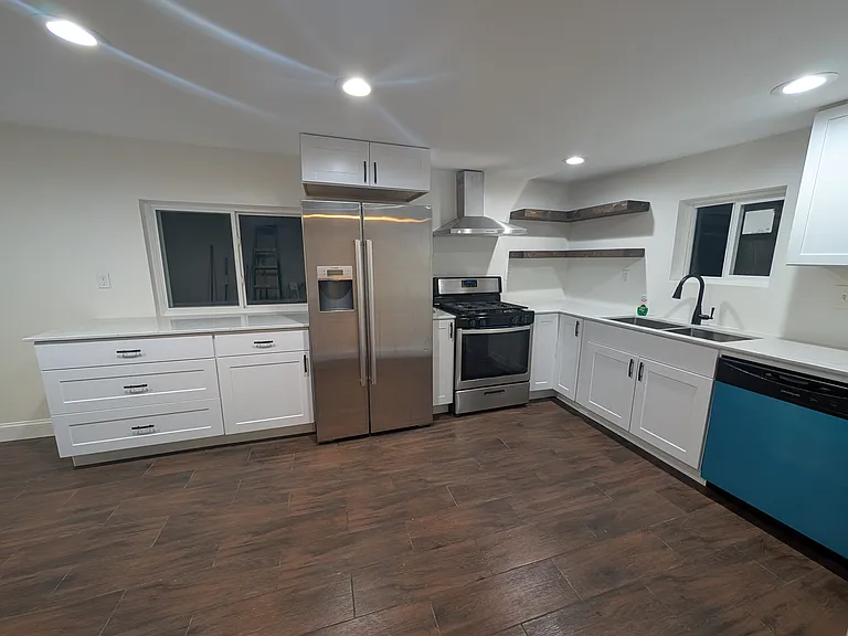 1200 S Wine St — Photo 2