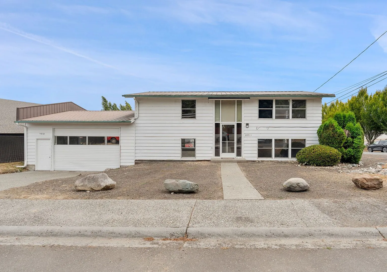 Spacious & Central: 1,900 Sq. Ft. Bremerton Home with Large Workshop — Photo 1