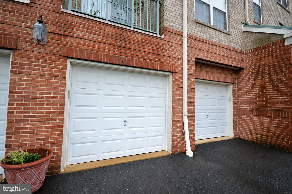 Building Photo - 12190 Abington Hall Pl #203
