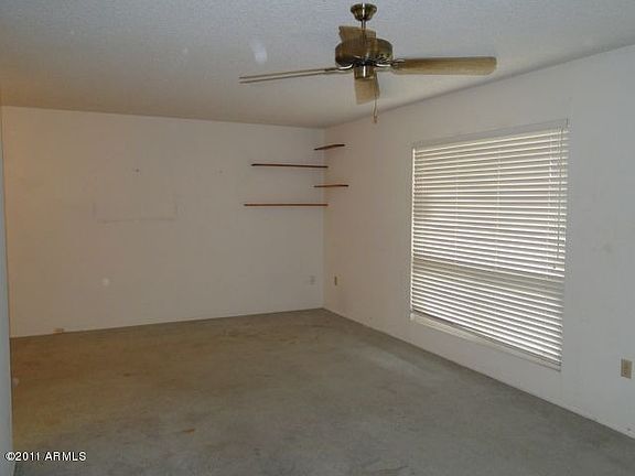 3rd image of 10737 W Roundelay Cir