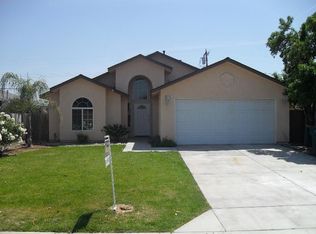 775 E Evening Glow Ave, Reedley, CA 93654