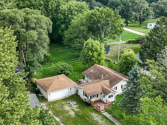 2nd image of 26260 Willow Ln
