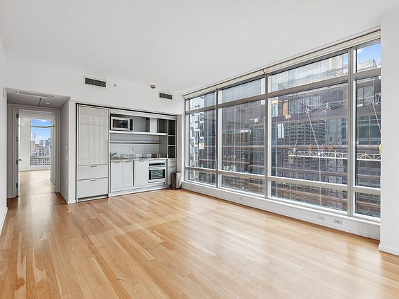 5th image of 18 W 48th St APT 33A