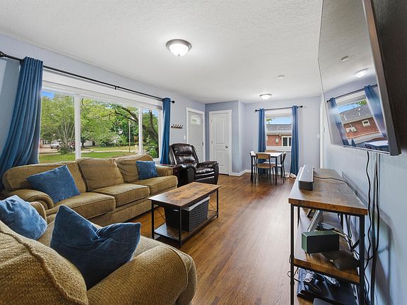 5th image of 1610 E Evanston St