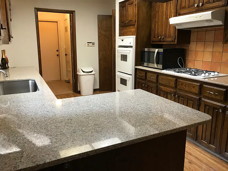 11203 Oak View Dr — Photo 17