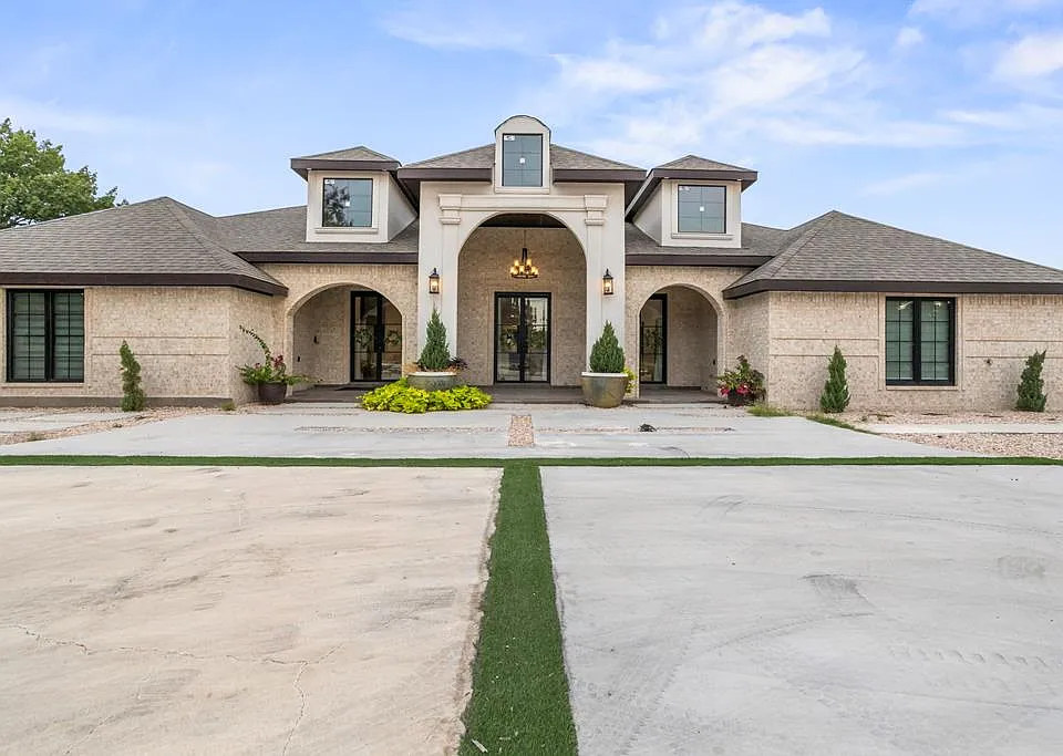 1100 W Golf Course Rd