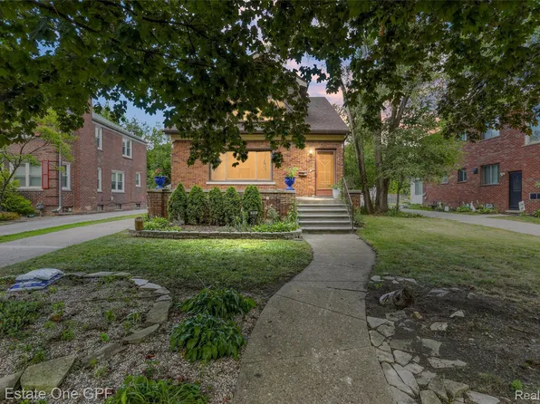 818 Neff Rd, Grosse Pointe, MI 48230