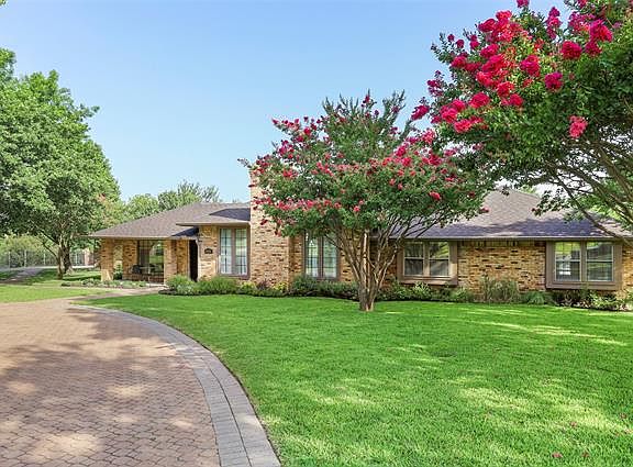 3rd image of 2233 High Country Dr