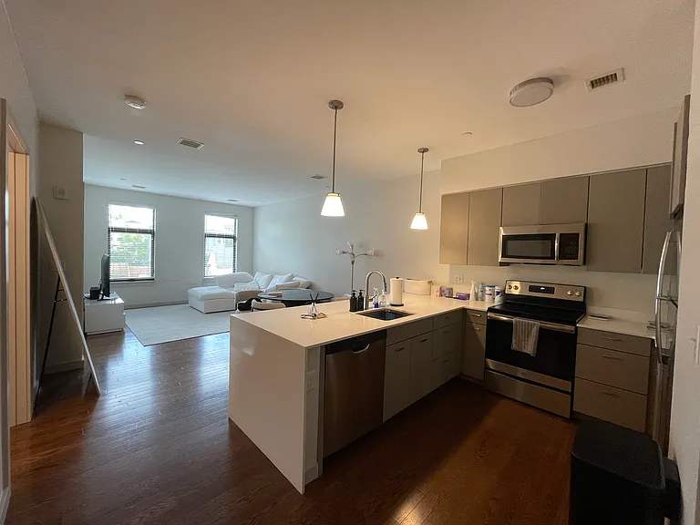 455 Harvard St #204 — Photo 1